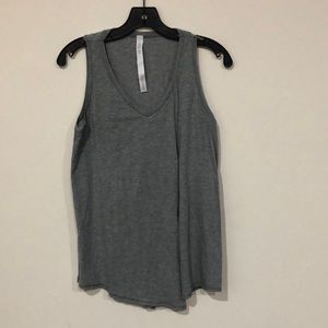 Lululemon gray lightweight v neck tank with slit down front sz 4